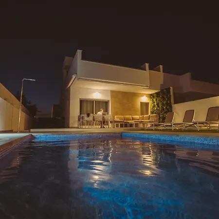 Holiday home Ruime En Moderne Vakantiewoning Benitha